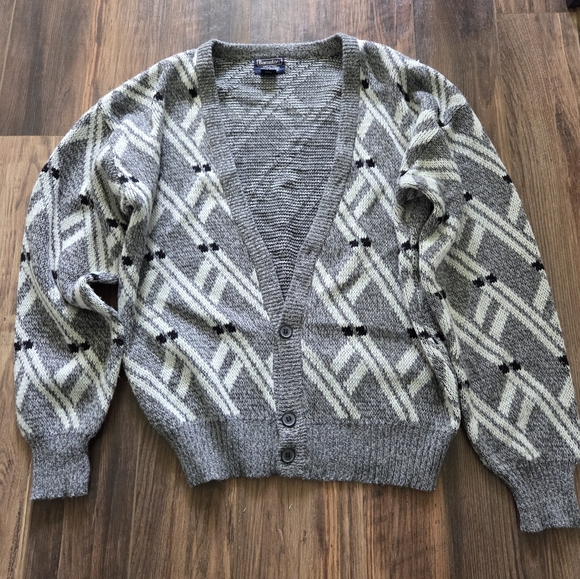 Gray and Black Cardigan Sweater with Geometric Design - Picture 5 of 5